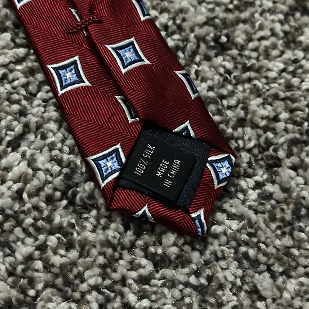 Jos A Bank Executive Collection Red/Blue/White Neck Tie 100% Silk - Picture 4 of 4